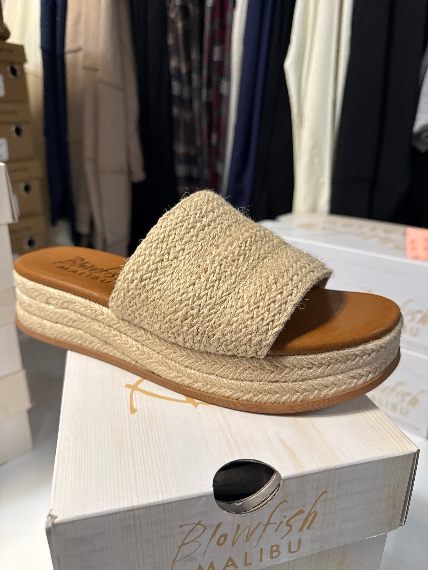 BLOWFISH SANDAL