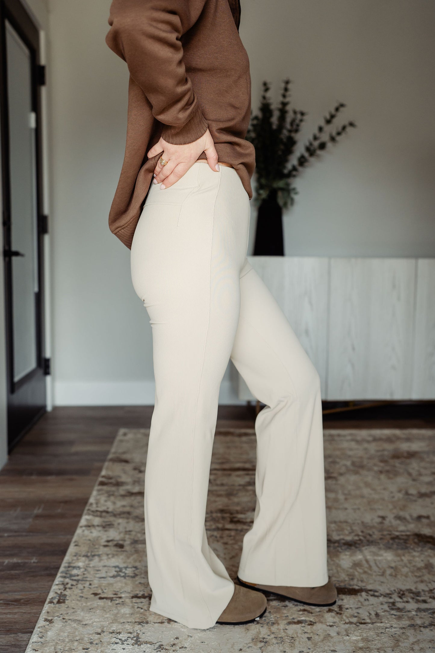 Shell Ribbed Flare Pant