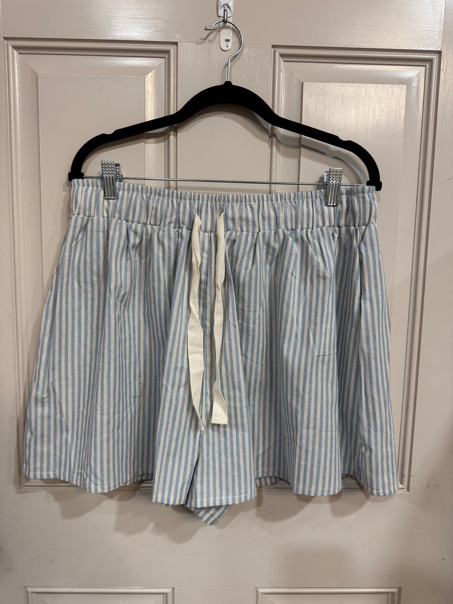 Stripe paper bag short