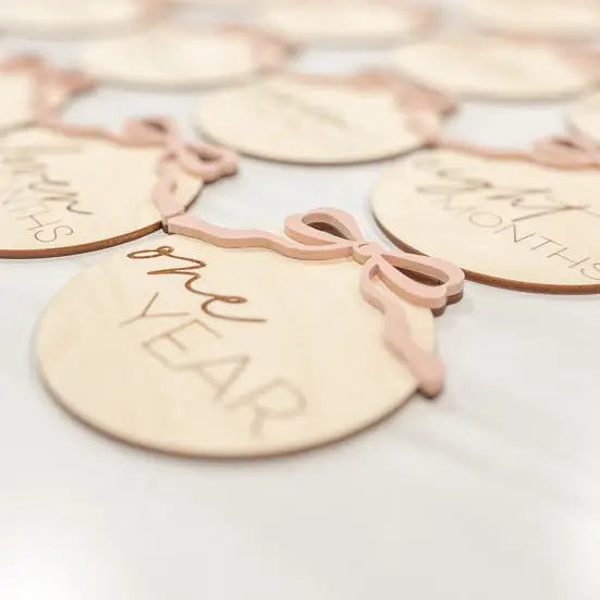Blush Bow Wooden Monthly Milestone Discs